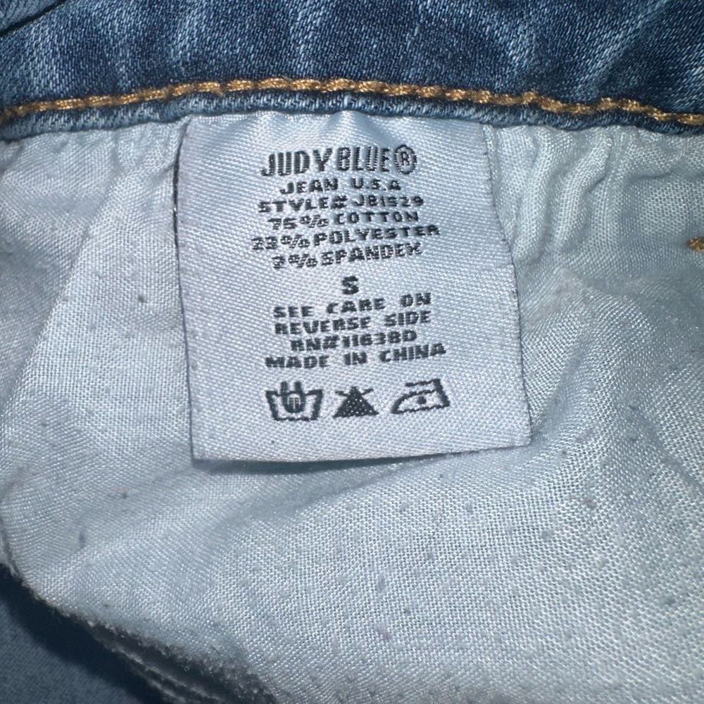 Judy Blue Distressed Denim Shorts - Picture 6 of 6
